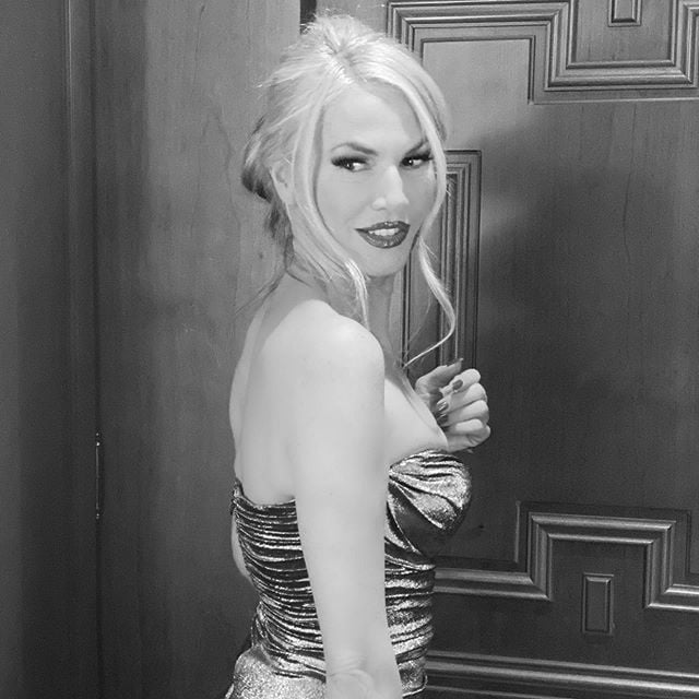 Ma di troie ce ne son tante...? e di donne...?
 #101843821