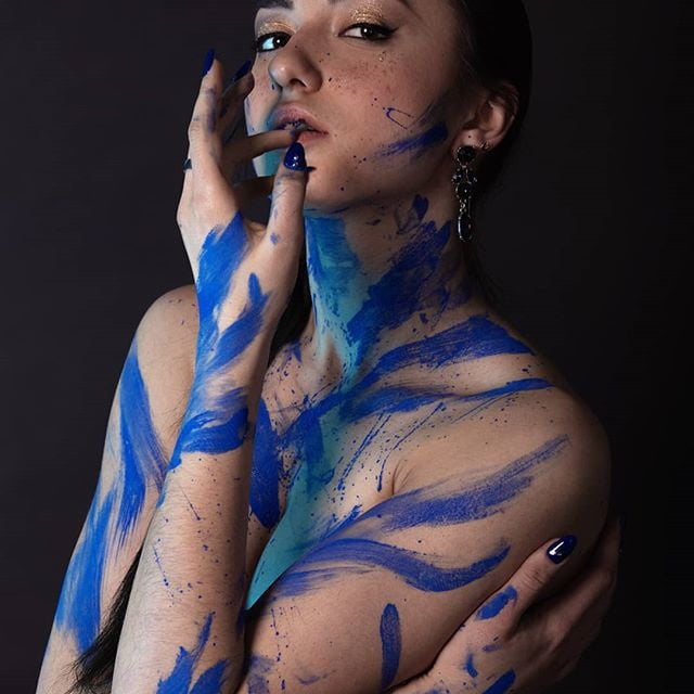 Ma di troie ce ne son tante...? e di donne...?
 #101843852