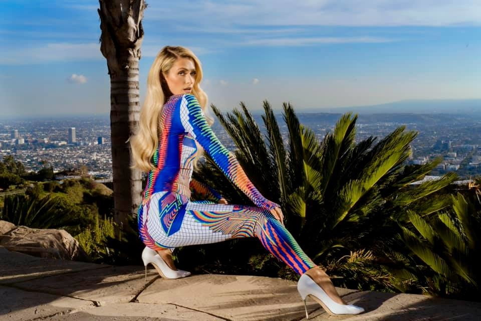 Ma di troie ce ne son tante...? e di donne...?
 #101843926