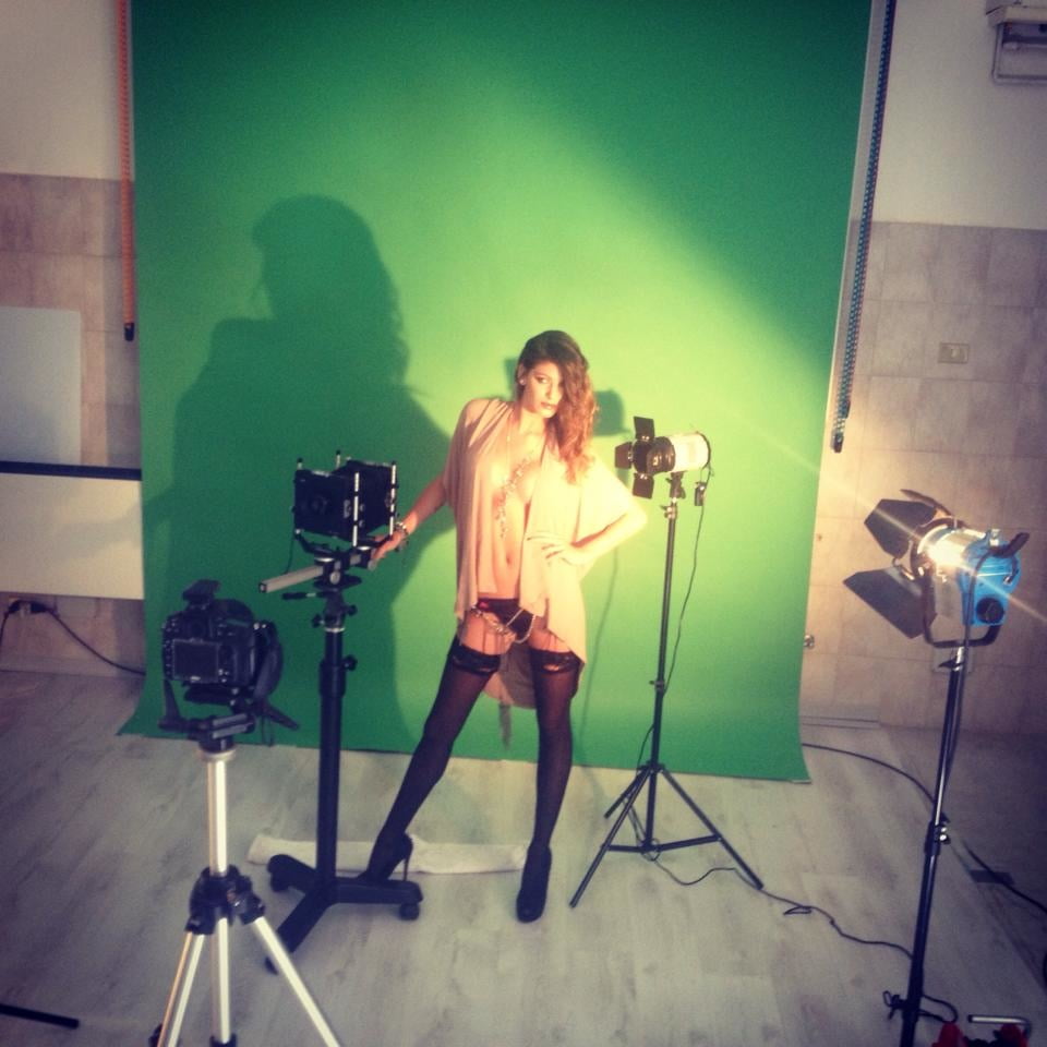 Ma di troie ce ne son tante...? e di donne...?
 #101843956