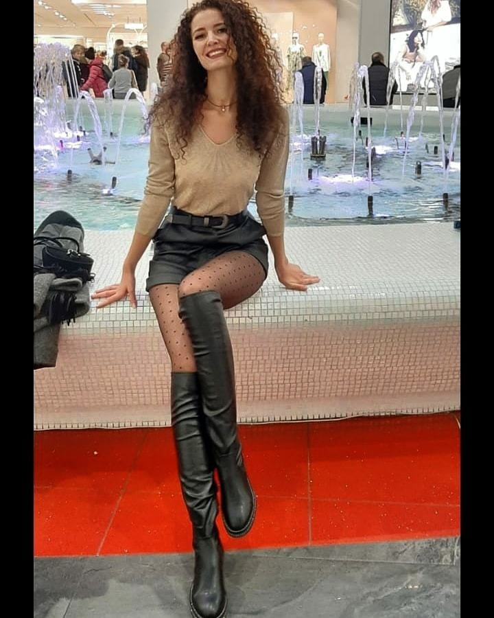 Ma di troie ce ne son tante...? e di donne...?
 #101844134