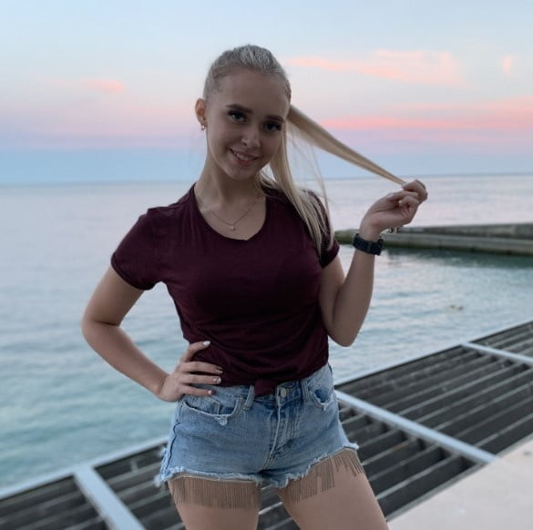 Ma di troie ce ne son tante...? e di donne...?
 #101844156