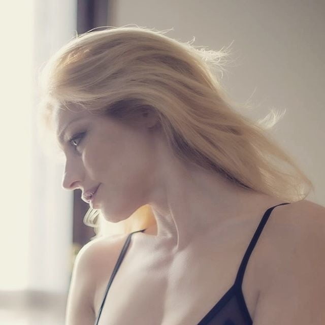 Ma di troie ce ne son tante...? e di donne...?
 #101844194