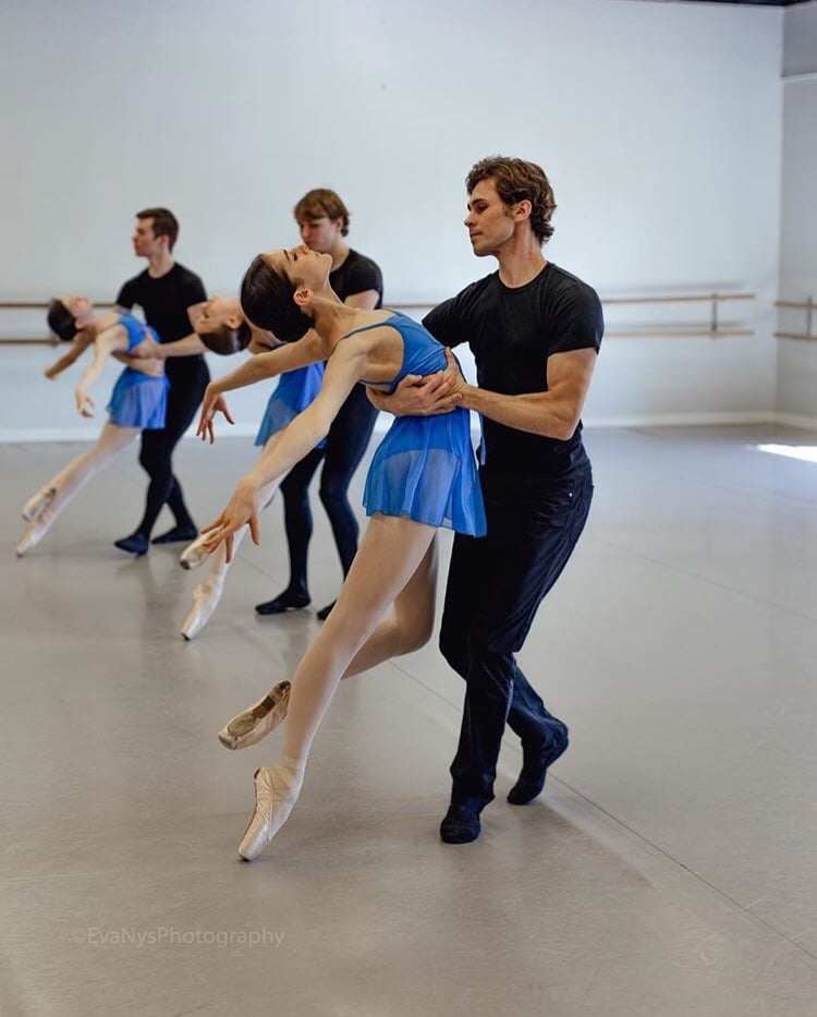 Ma di troie ce ne son tante...? e di donne...?
 #101844258