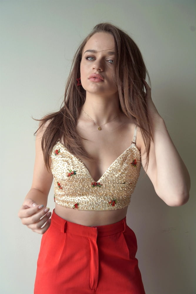 Wichser für Joey King
 #80293240