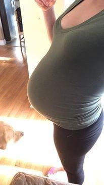 Mujer americana embarazada
 #93011742