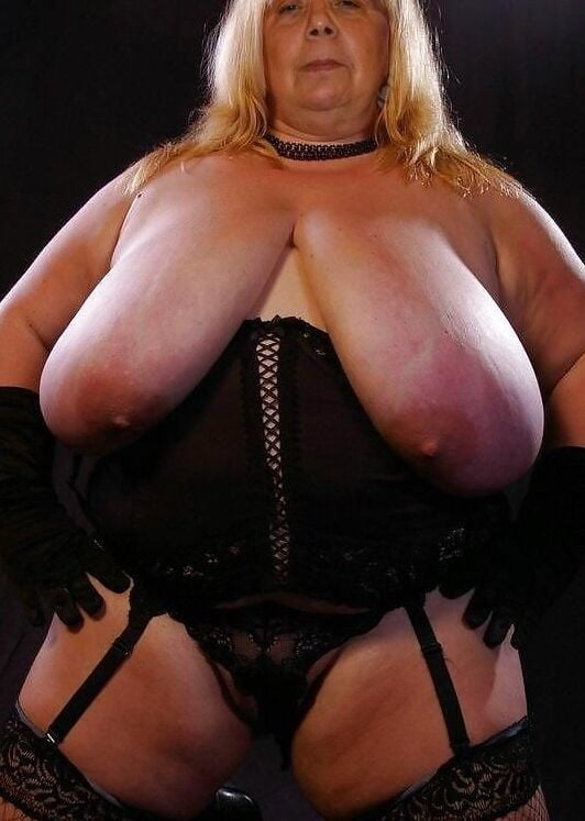 巨乳の大人 24
 #100988291