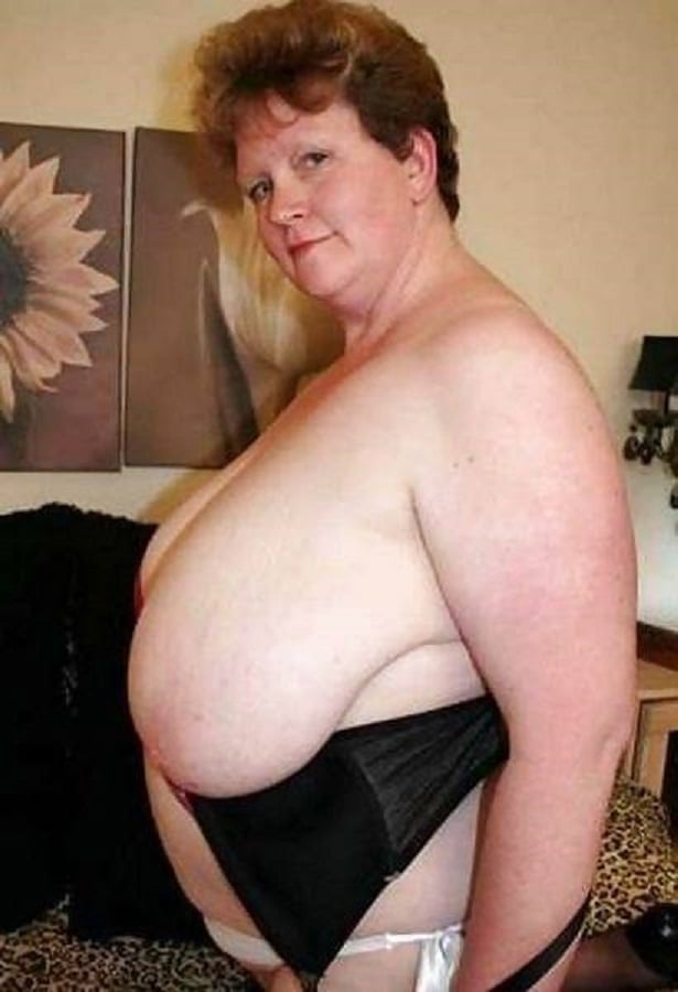 巨乳の大人 24
 #100988333