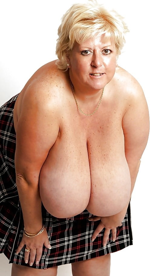 巨乳の大人 24
 #100988348