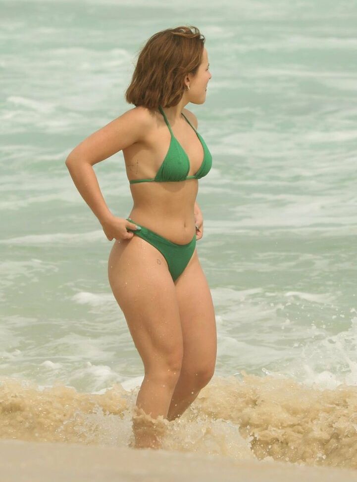 Larissa Manoela nackt #107928130