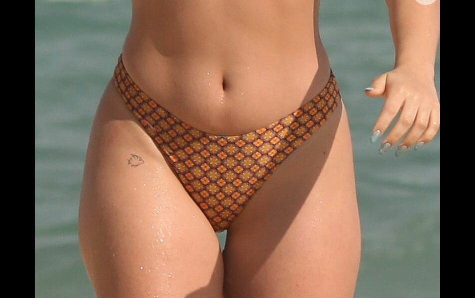 Larissa Manoela nackt #107928165