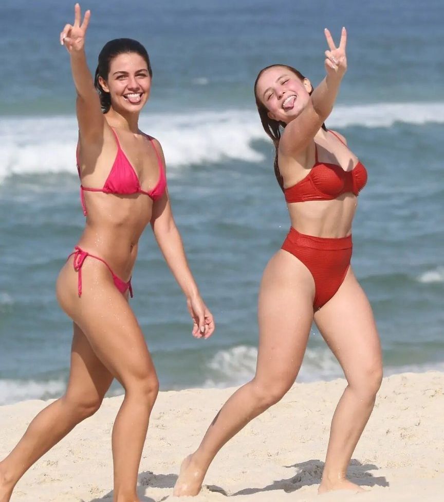 Larissa Manoela nackt #107928338