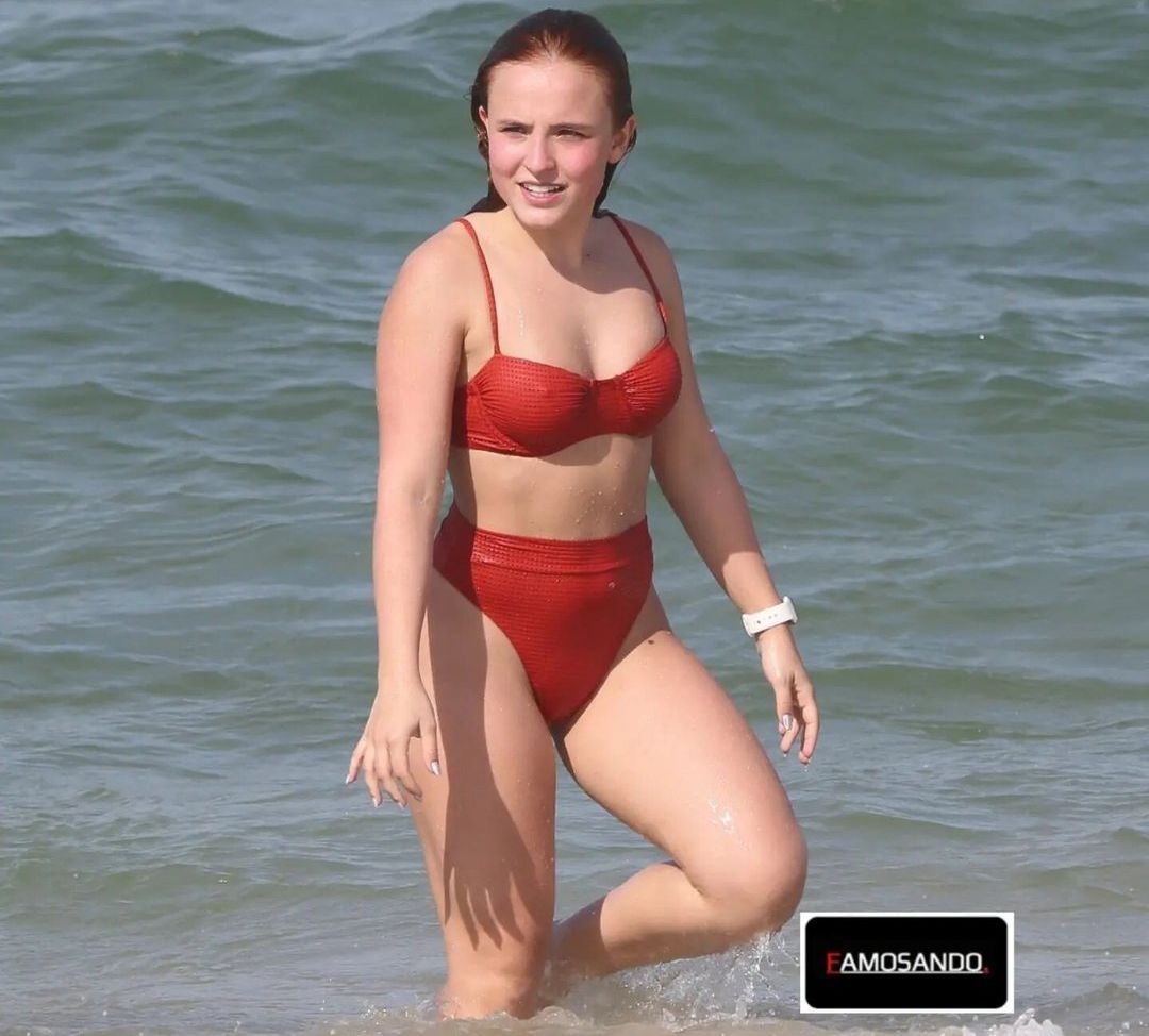 Larissa Manoela nackt #107928355