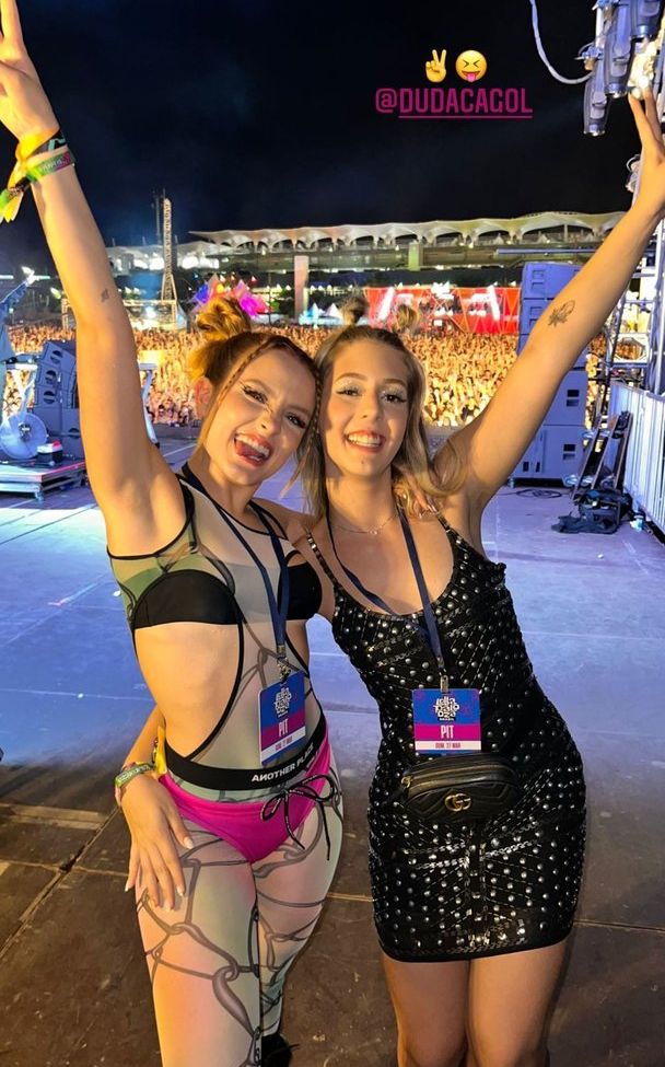 Larissa Manoela nackt #107928405