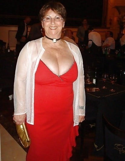 Mature and hot 004 (Cleavage) #106225924