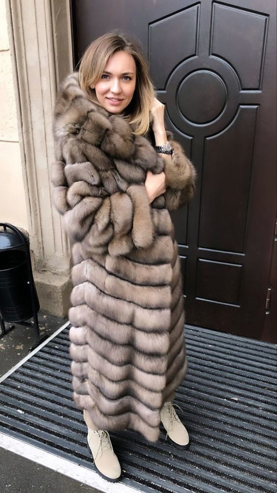 woman in fur coat 27 #89915967