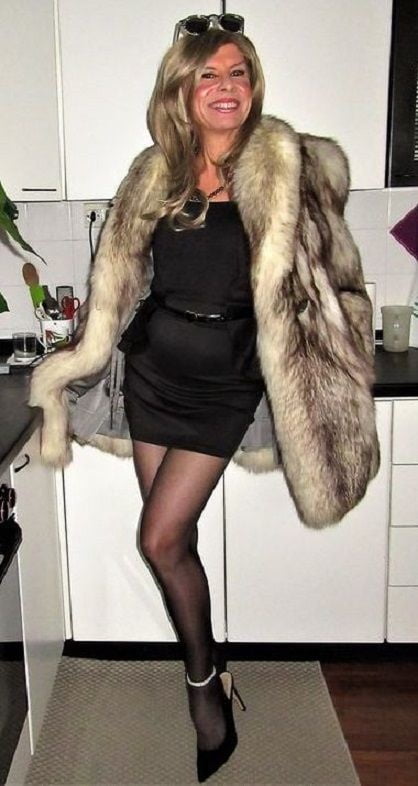 woman in fur coat 27 #89916133