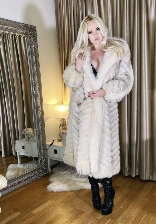 woman in fur coat 27 #89916684