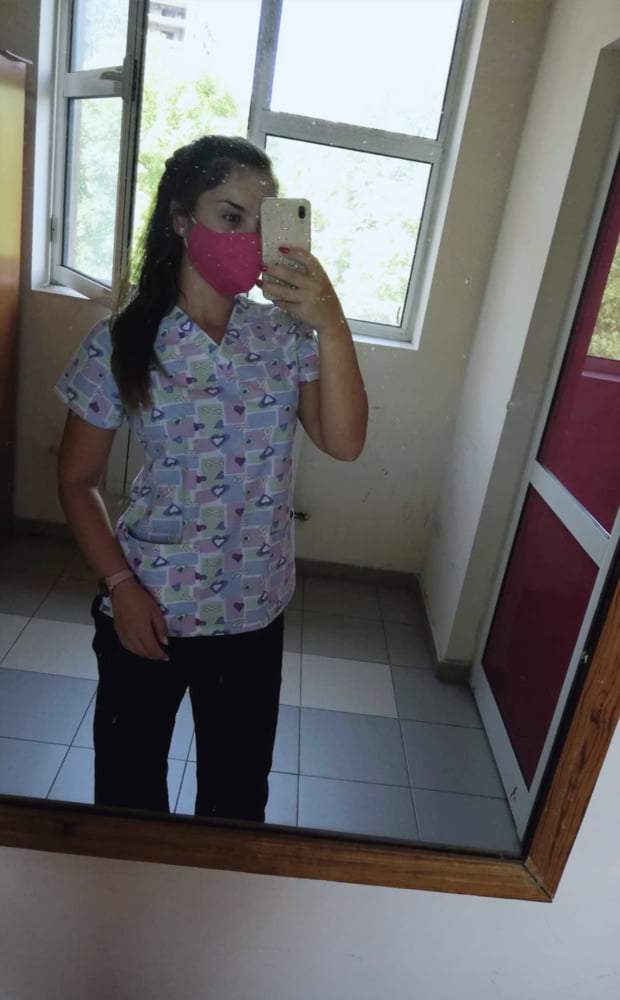 Enfermera búlgara
 #80053982