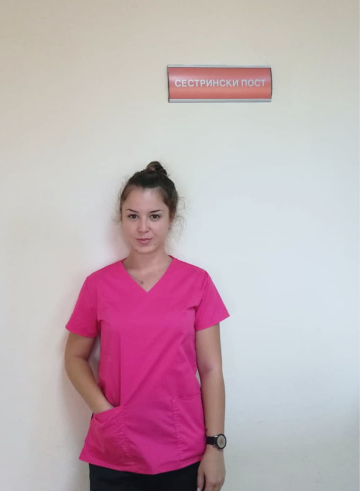 Enfermera búlgara
 #80053987