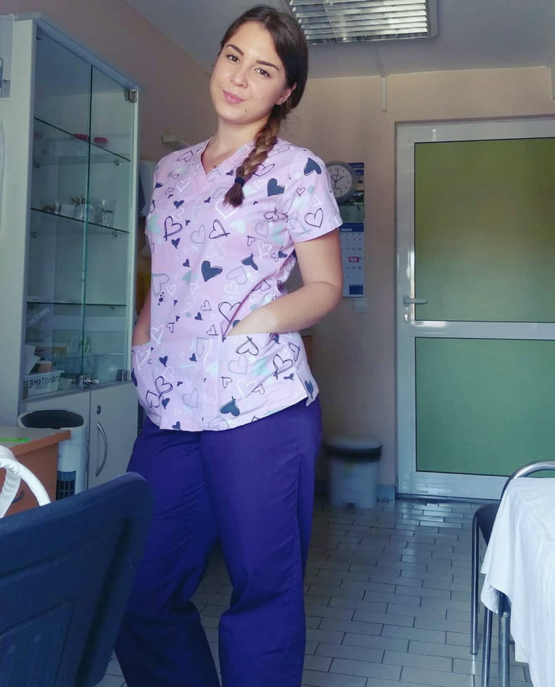 Enfermera búlgara
 #80054029