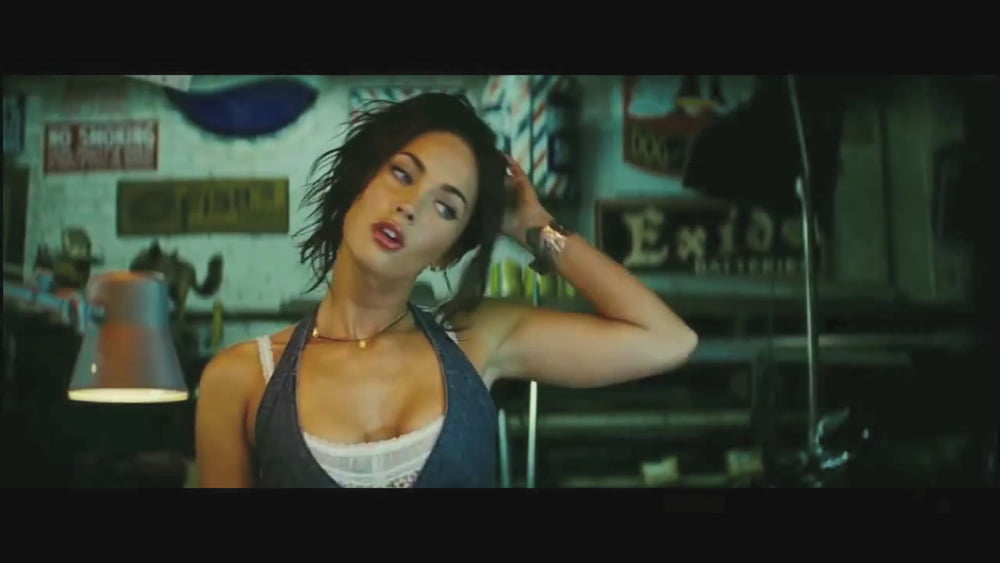 Megan fox est mon gâteau au chocolat et au beurre de cacahuète avec du kool-aide !
 #91968308