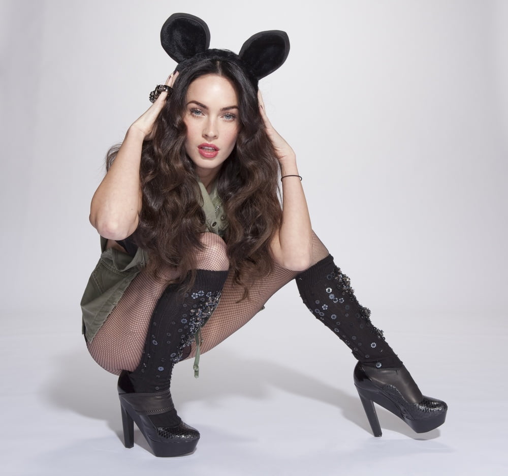 Megan fox est mon gâteau au chocolat et au beurre de cacahuète avec du kool-aide !
 #91968314