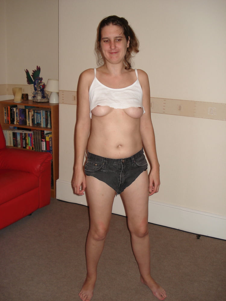 9. UK wife poses nude for hubby #79773569