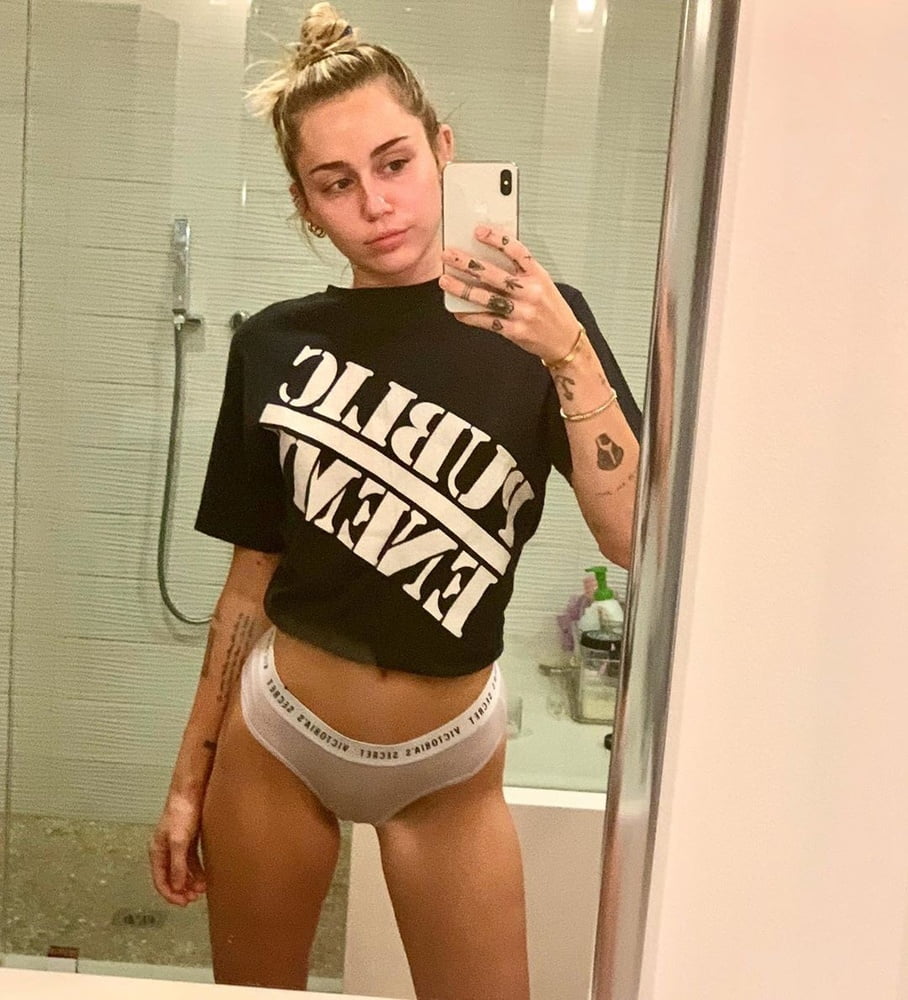 Miley cyrus
 #80039244