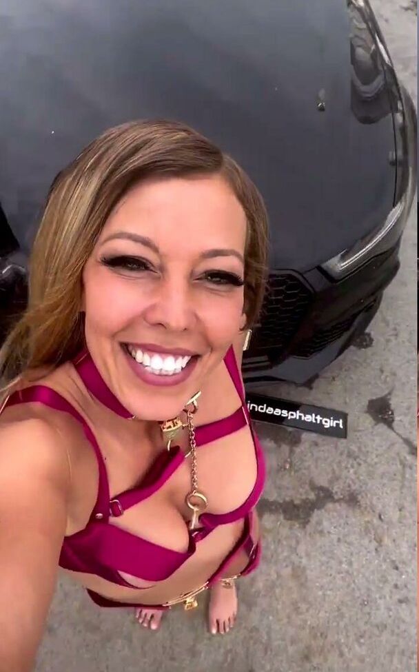 Linda Krieger Mock nackt #109627356