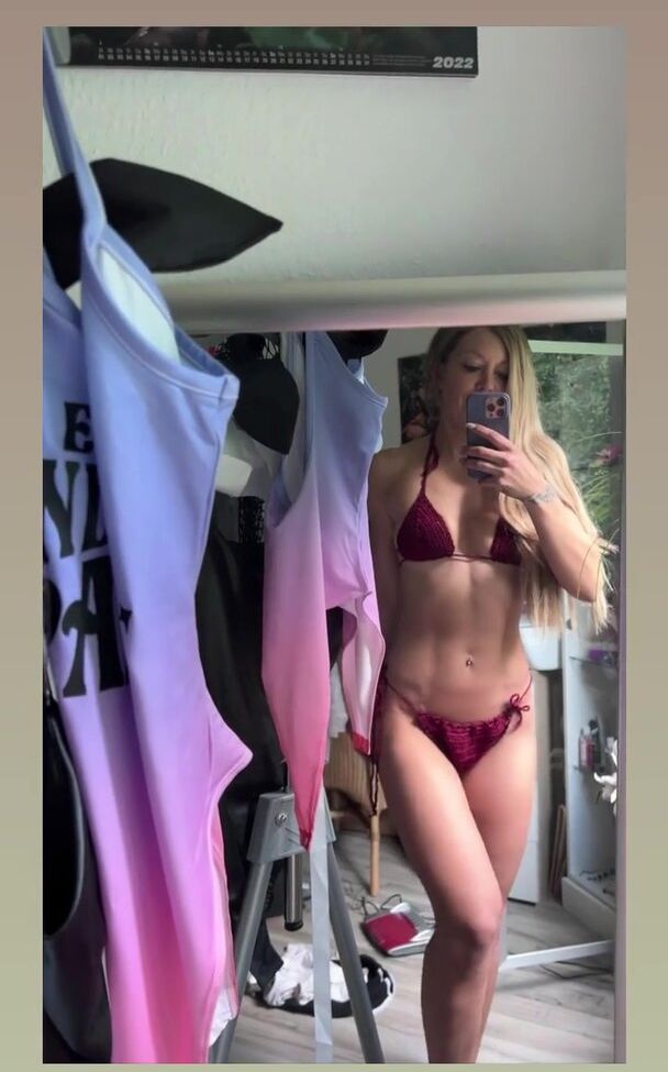 Linda Krieger Mock nackt #109627386