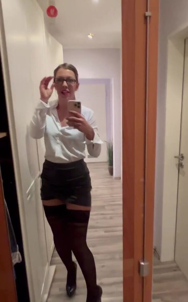 Linda Krieger Mock nackt #109627421