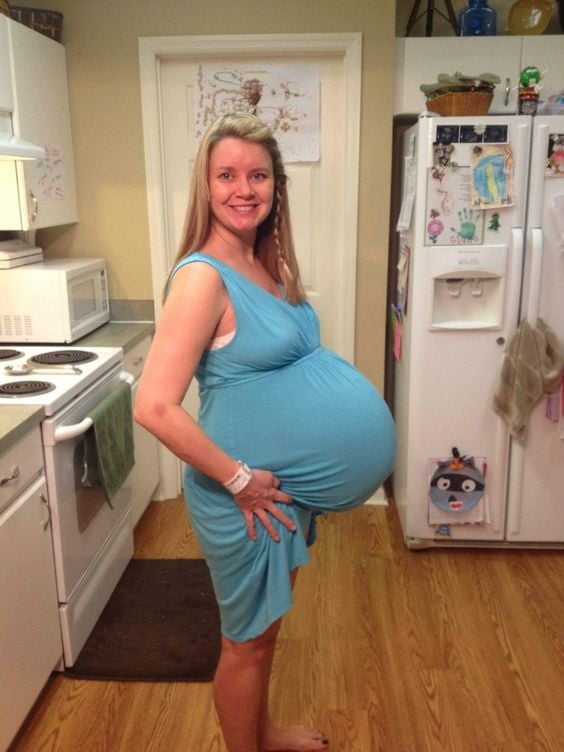 Enorme vientre y tetas embarazadas
 #79920686