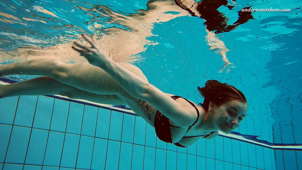 Dashka 1 underwatershow
 #106758103