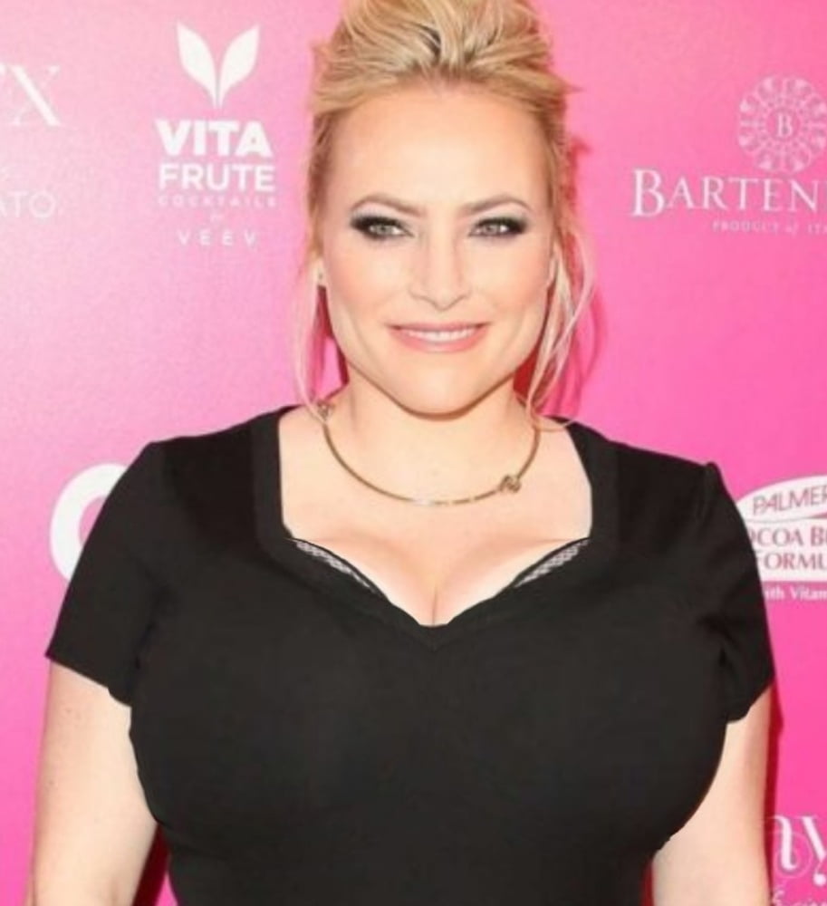 Meghan mccain und ihre riesigen Titten!
 #98341880