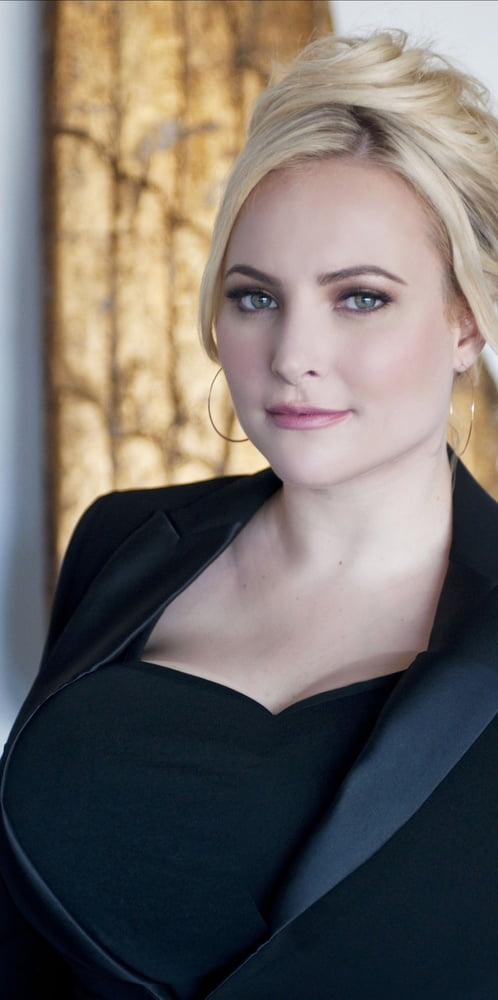 Meghan mccain und ihre riesigen Titten!
 #98341946