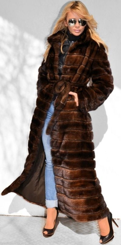 Sexy Fur Models #102848155