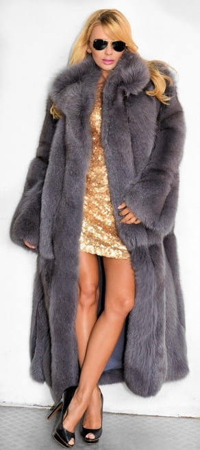 Sexy Fur Models #102848240