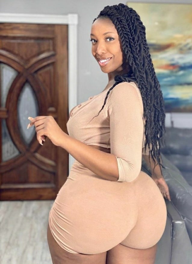 Ms CrissanaMariyah #97520653