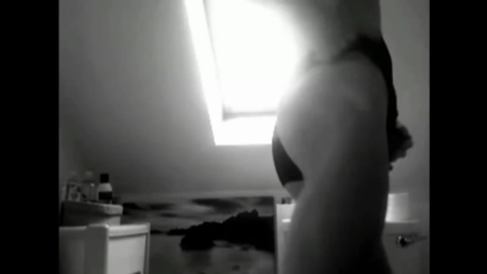 More piccies of my nakiee body lol #107055145