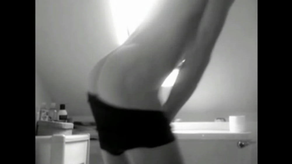 More piccies of my nakiee body lol #107055149