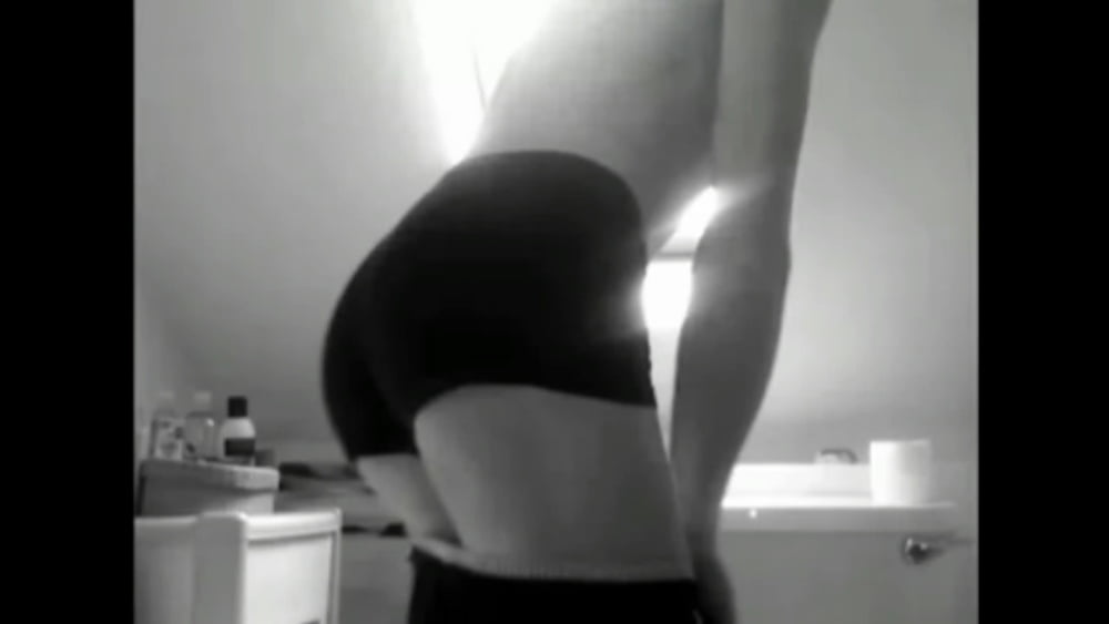 More piccies of my nakiee body lol #107055151