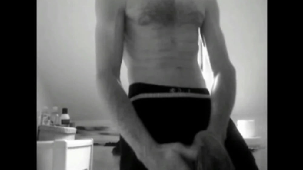 More piccies of my nakiee body lol #107055153