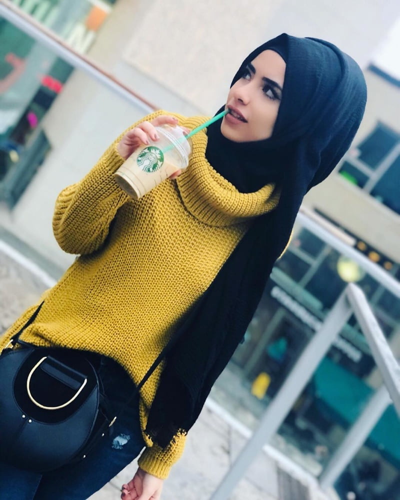 Sexy syrische Instagram Hijab-Dame
 #79722695