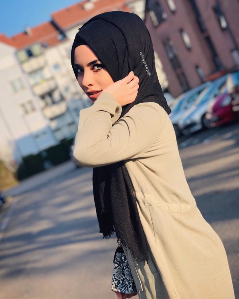 Sexy syrische Instagram Hijab-Dame
 #79722705