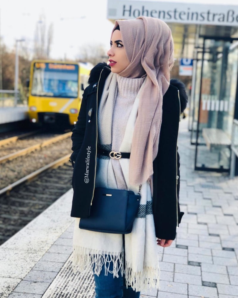 Sexy syrische Instagram Hijab-Dame
 #79722709