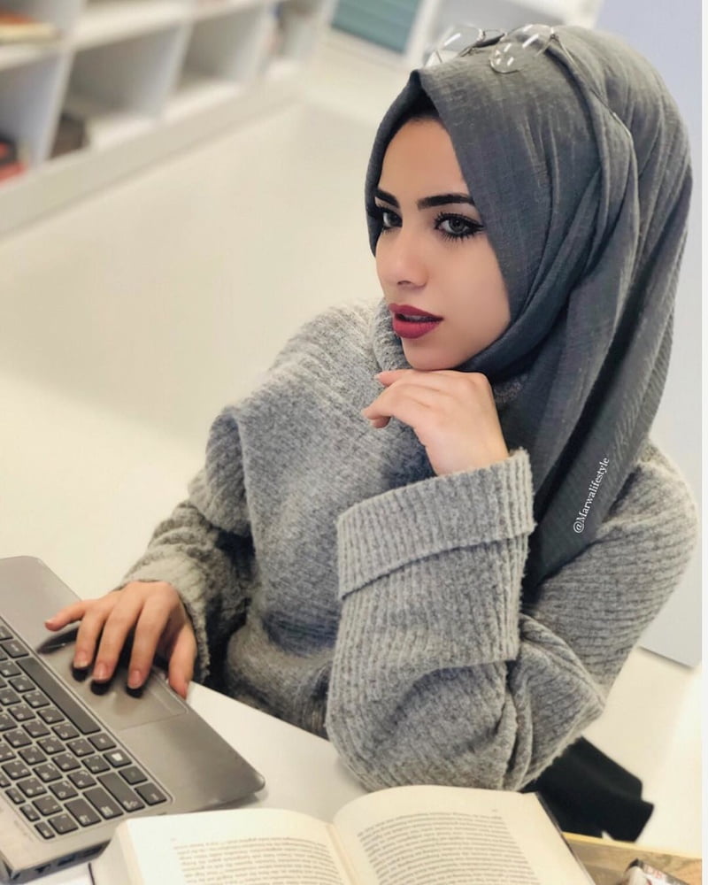 Sexy syrian instagram hijab lady
 #79722710