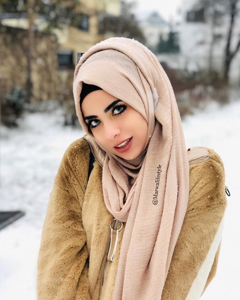 Sexy syrische Instagram Hijab-Dame
 #79722720