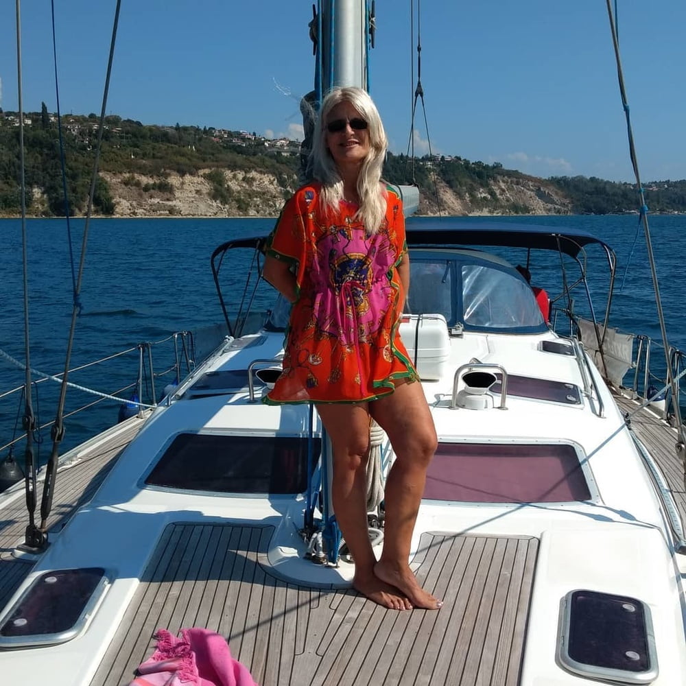 Schwiegermutter ihr Höschen
 #89470908