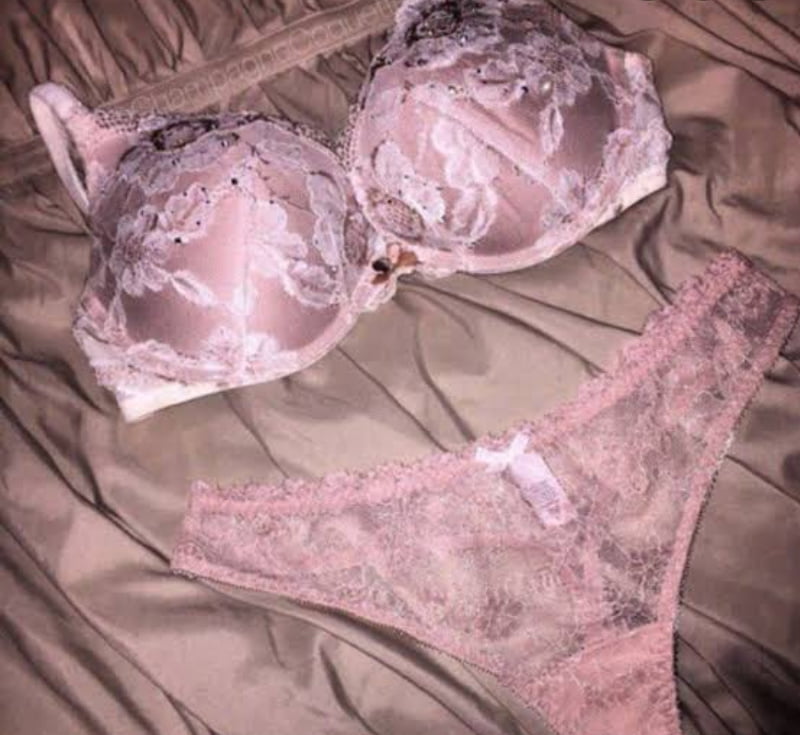 Faryal farooqi
 #93069241